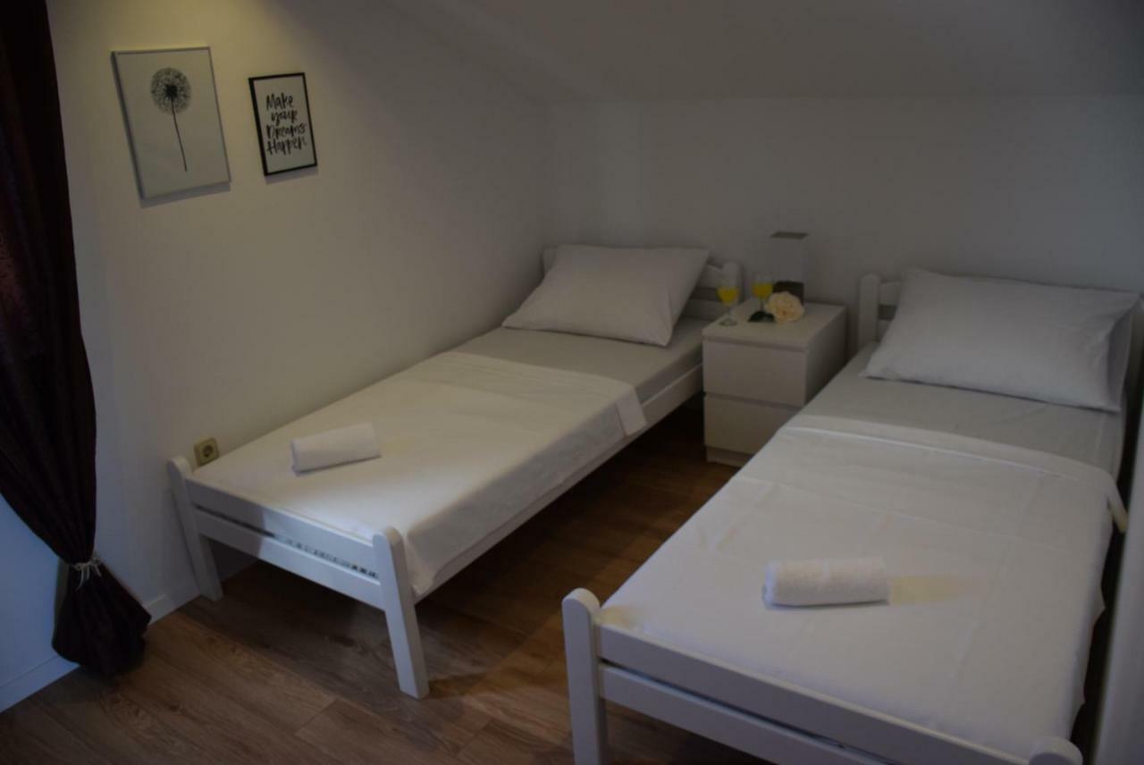 Apartments Zelic Vodice Eksteriør bilde